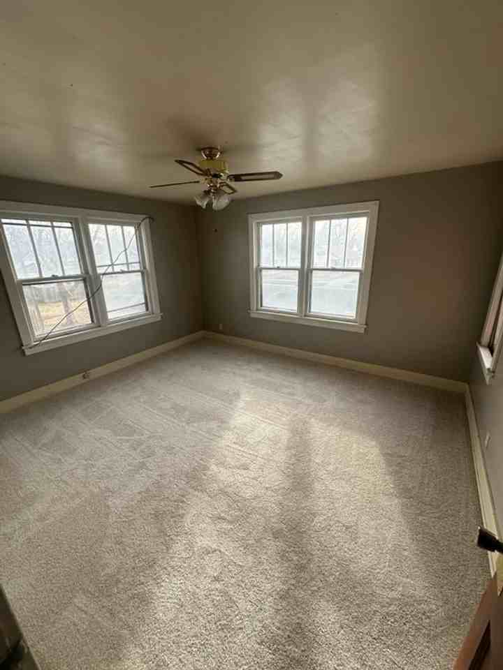 941 Sheridan St - Photo 7 of 7