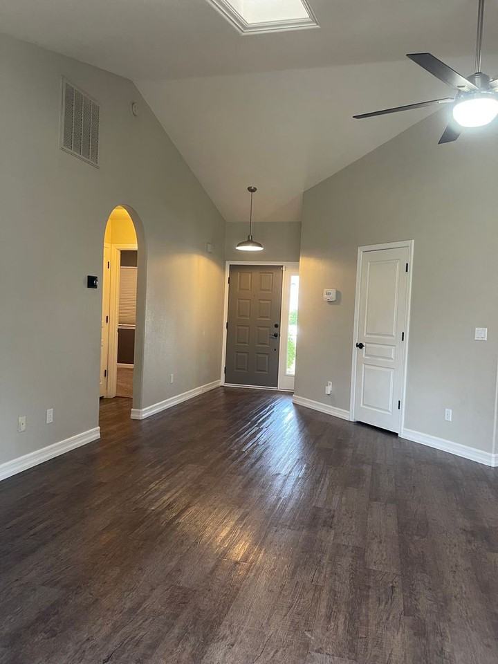 3505 Sunglow Dr - Photo 3 of 39