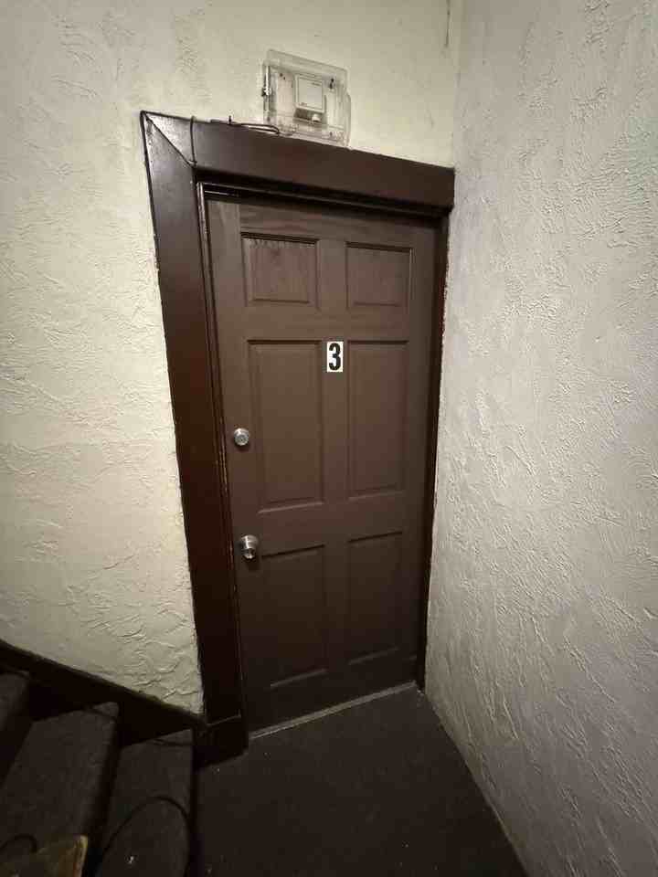 5837 Nicholson St #3 - Photo 3 of 11