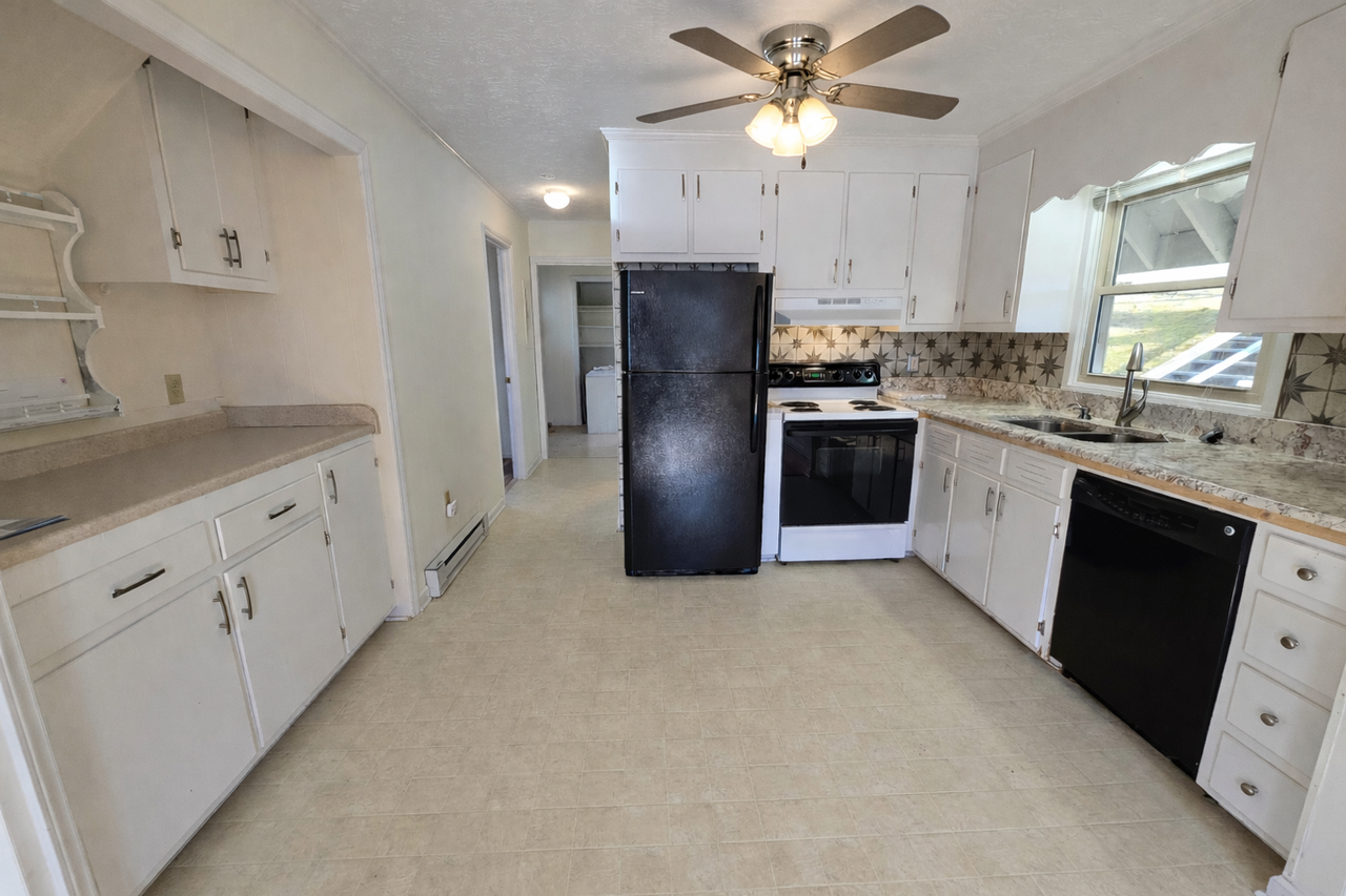 139 Baird Dr - Photo 4 of 21