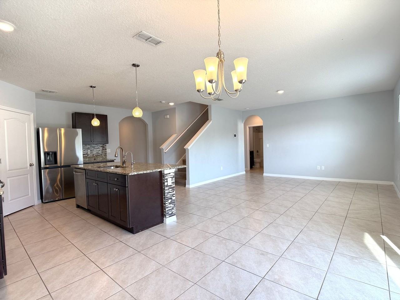 389 Tanglewood Dr - Photo 6 of 49