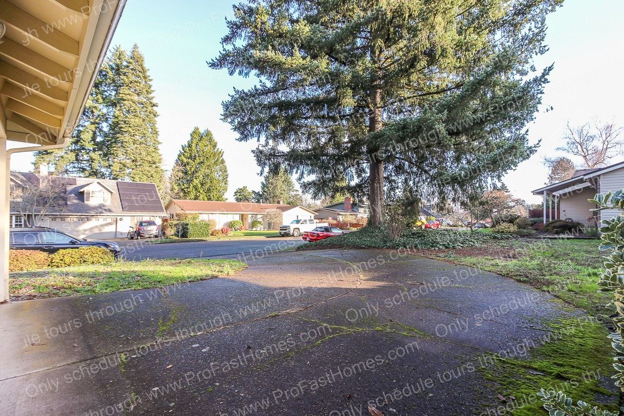 14210 Sw Rochester Dr - Photo 4 of 34