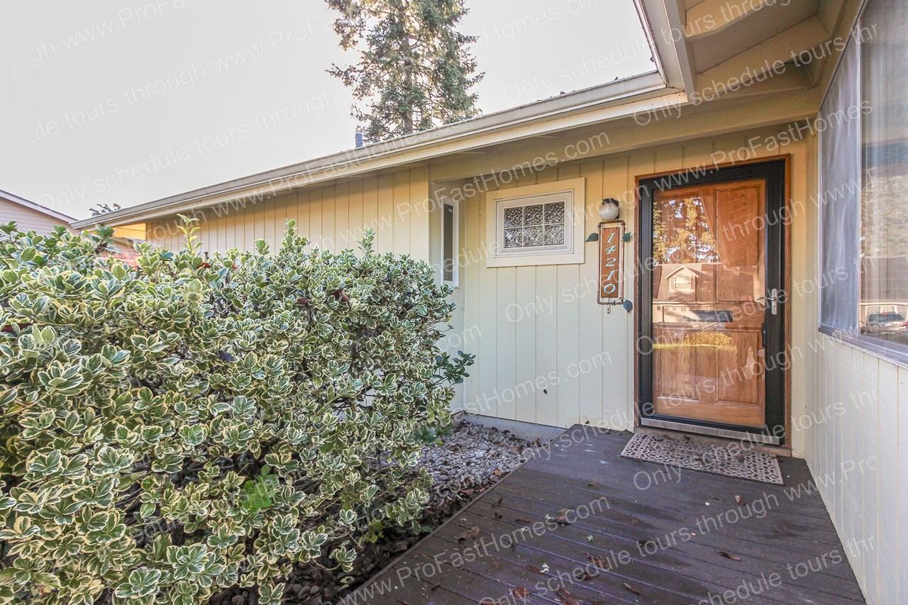 14210 Sw Rochester Dr - Photo 5 of 34