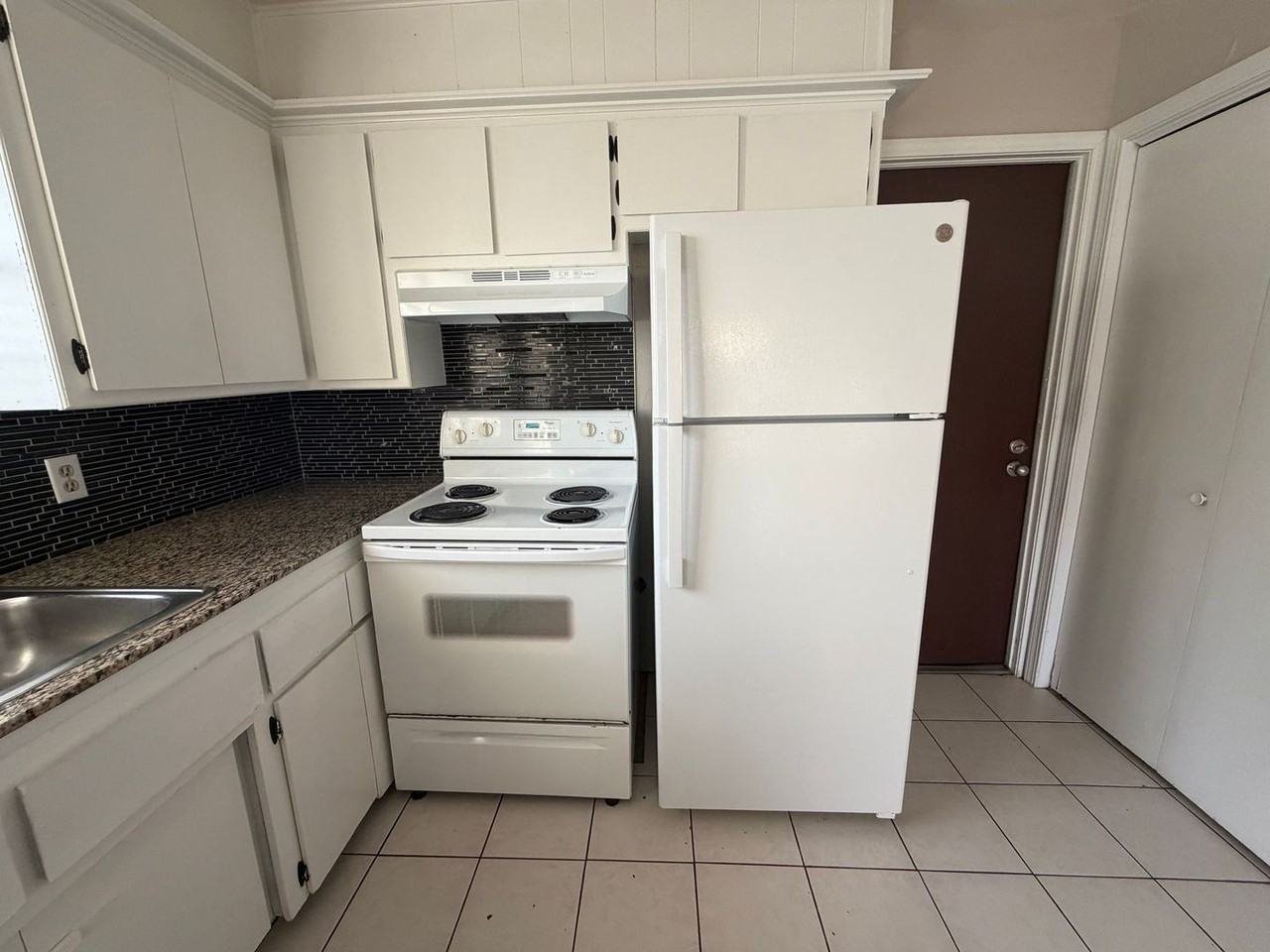 1107 Piedmont Rd N #E - Photo 4 of 23