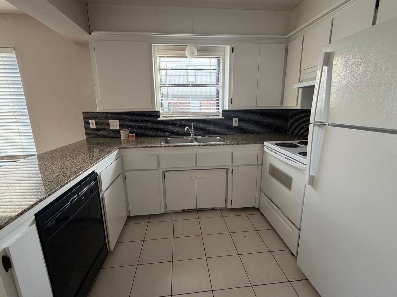 1107 Piedmont Rd N #E - Photo 5 of 23