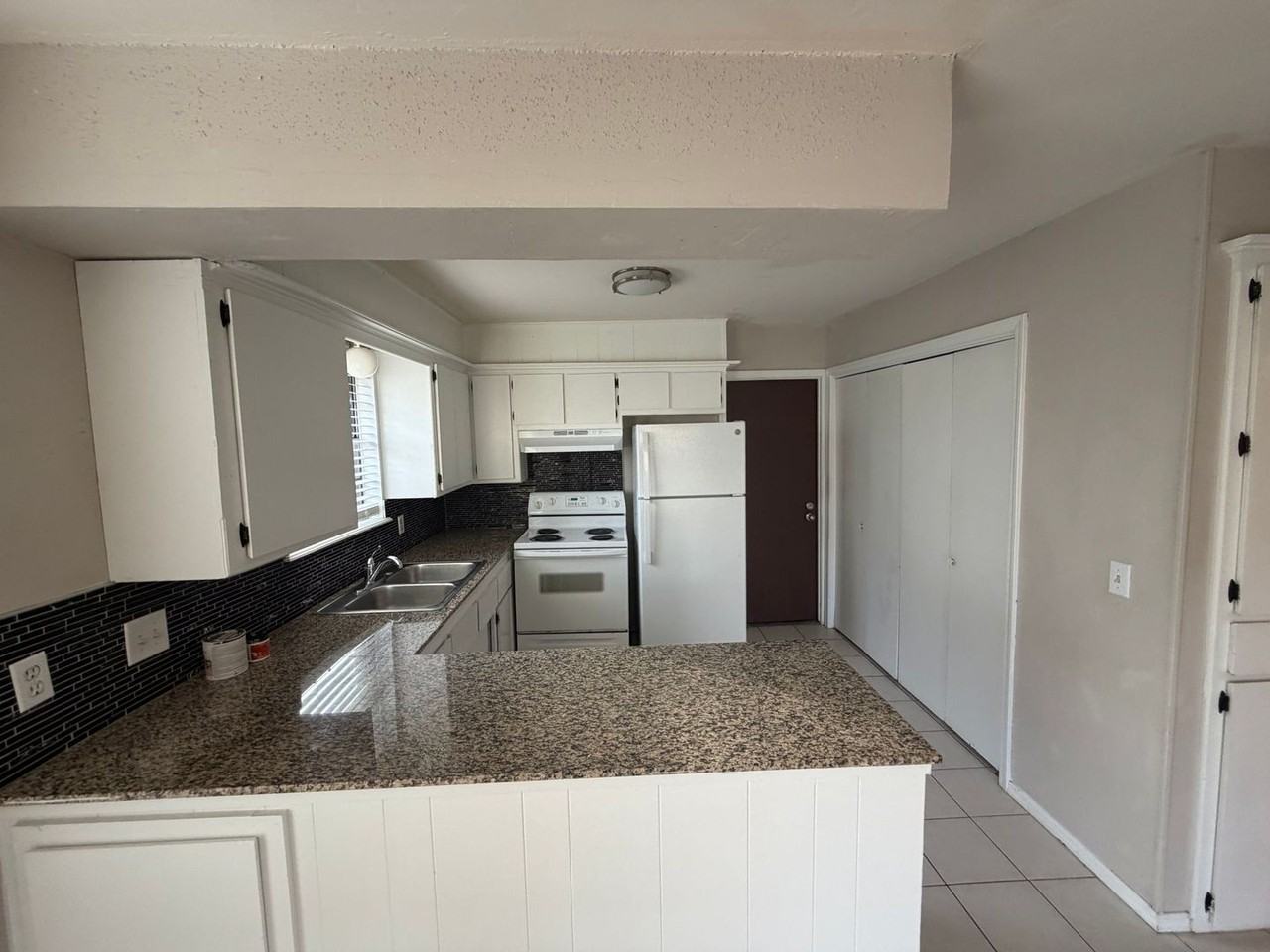 1107 Piedmont Rd N #E - Photo 6 of 23