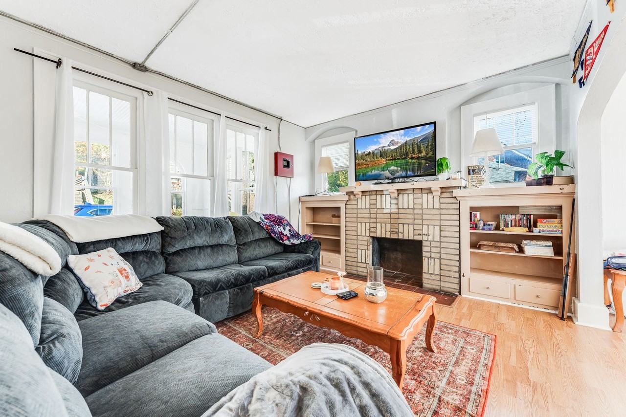 135 Lorentz Street - Photo 6 of 34