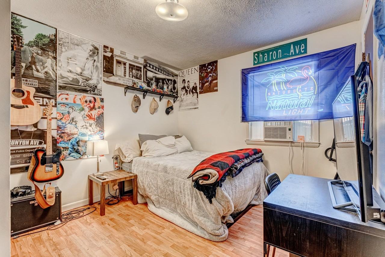 441/443 Overhill Street - Photo 7 of 12