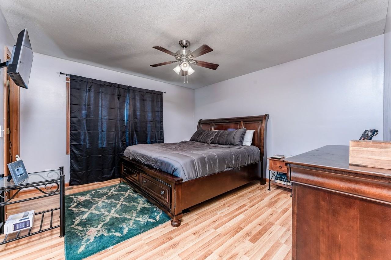 9 Riddle Ct - Photo 3 of 26