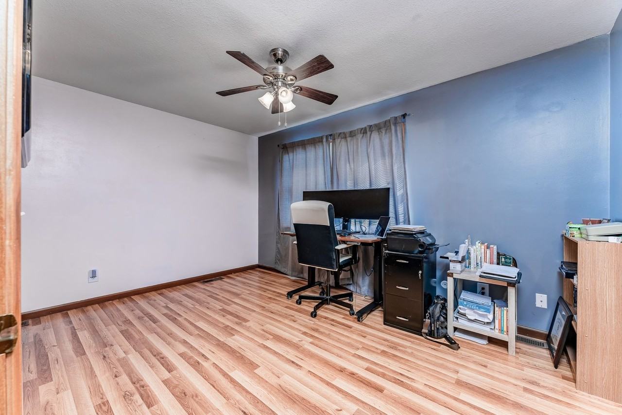 9 Riddle Ct - Photo 5 of 26