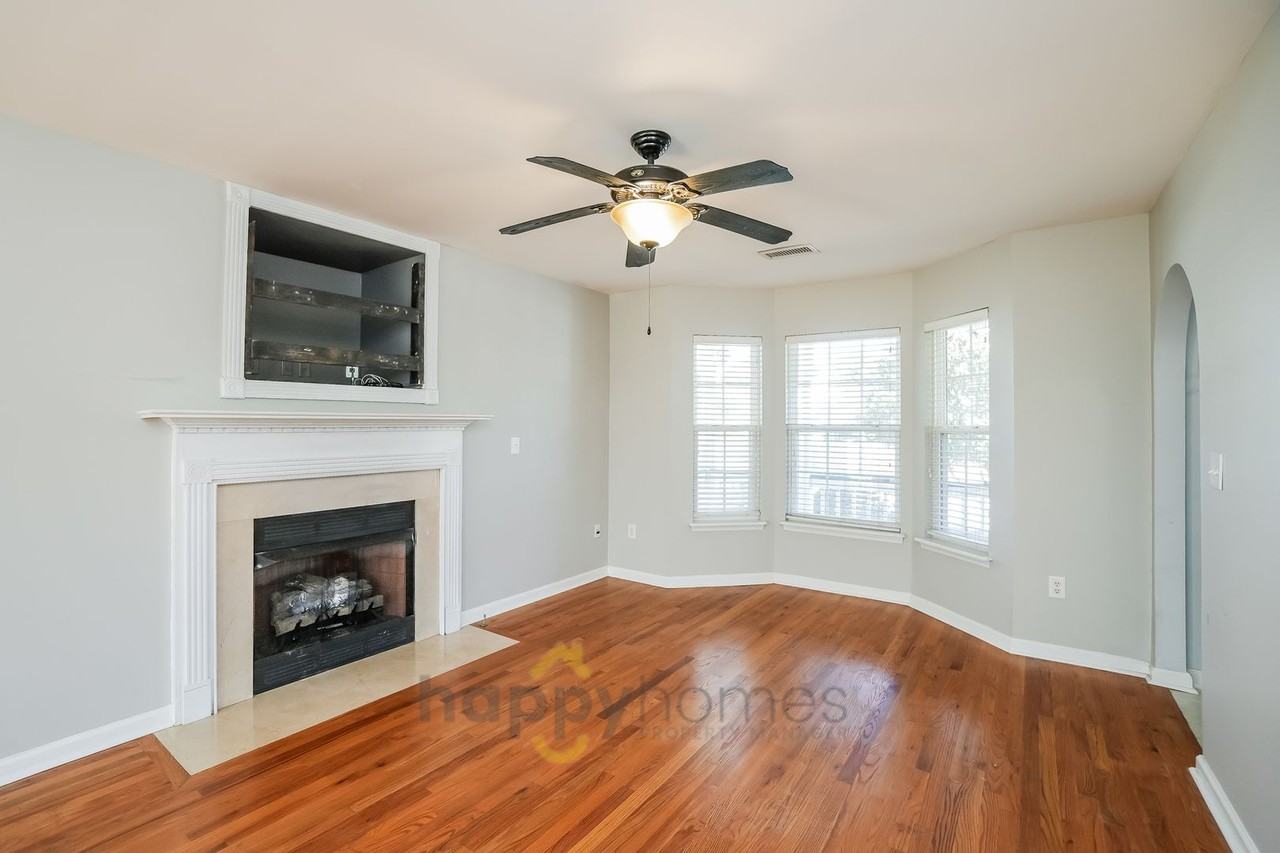 941 Clearspring Dr - Photo 4 of 23