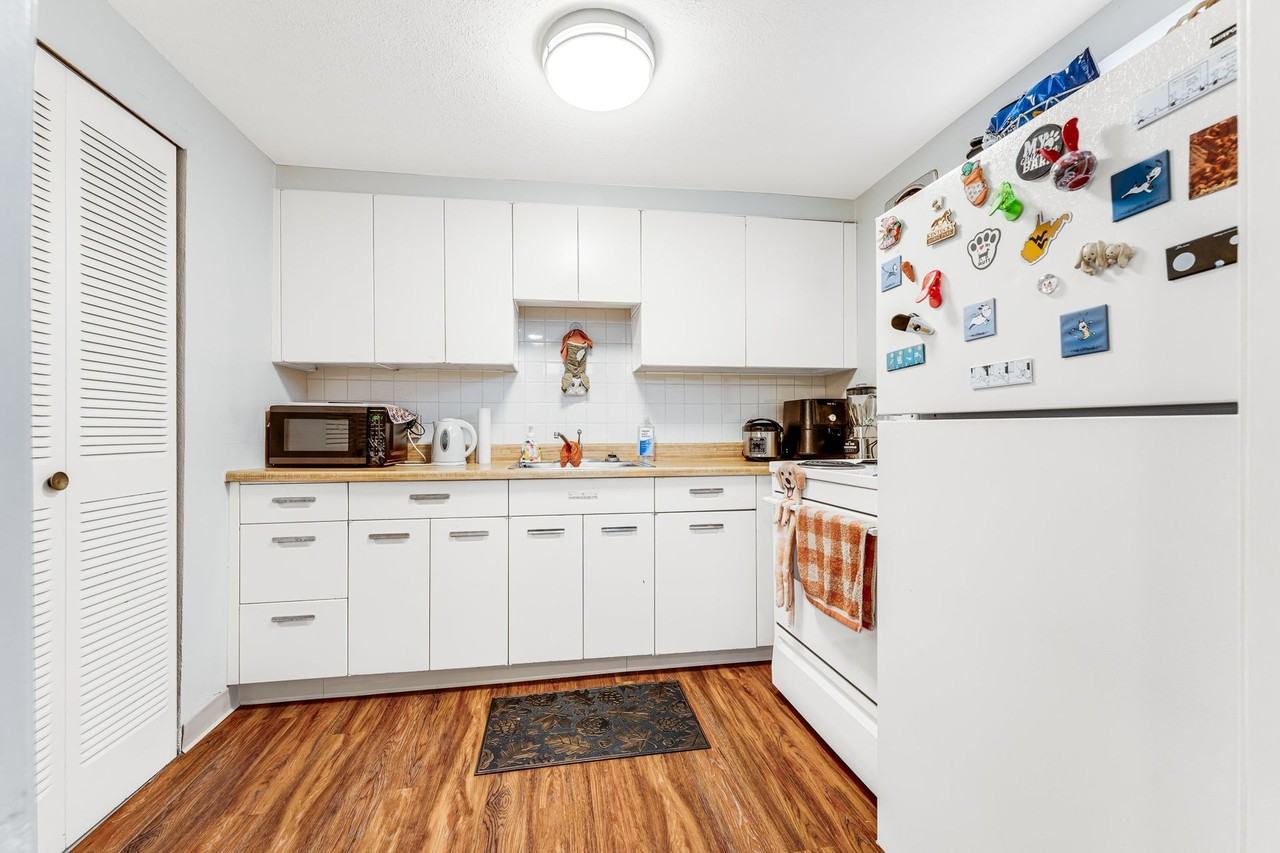 Pine Ridge Apartments - Photo 4 of 12