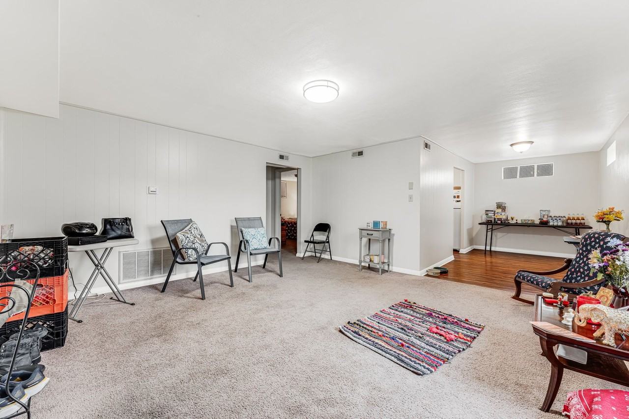 Pine Ridge Apartments - Photo 6 of 12