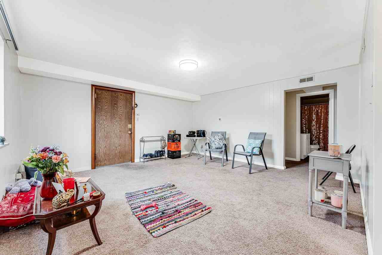 Pine Ridge Apartments - Photo 7 of 12