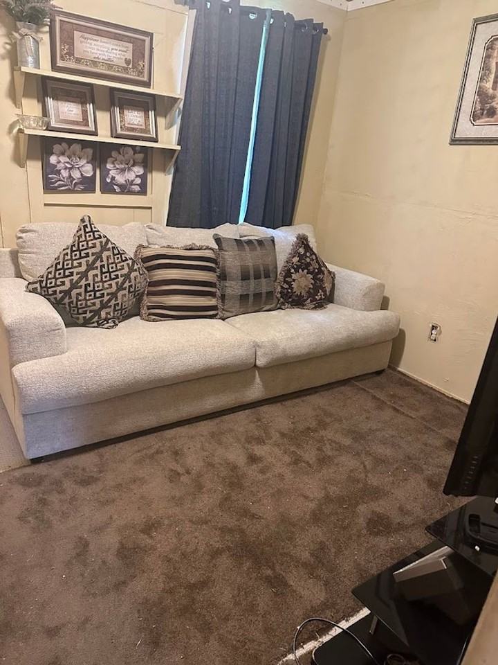 5825 Grantham St - Photo 6 of 7