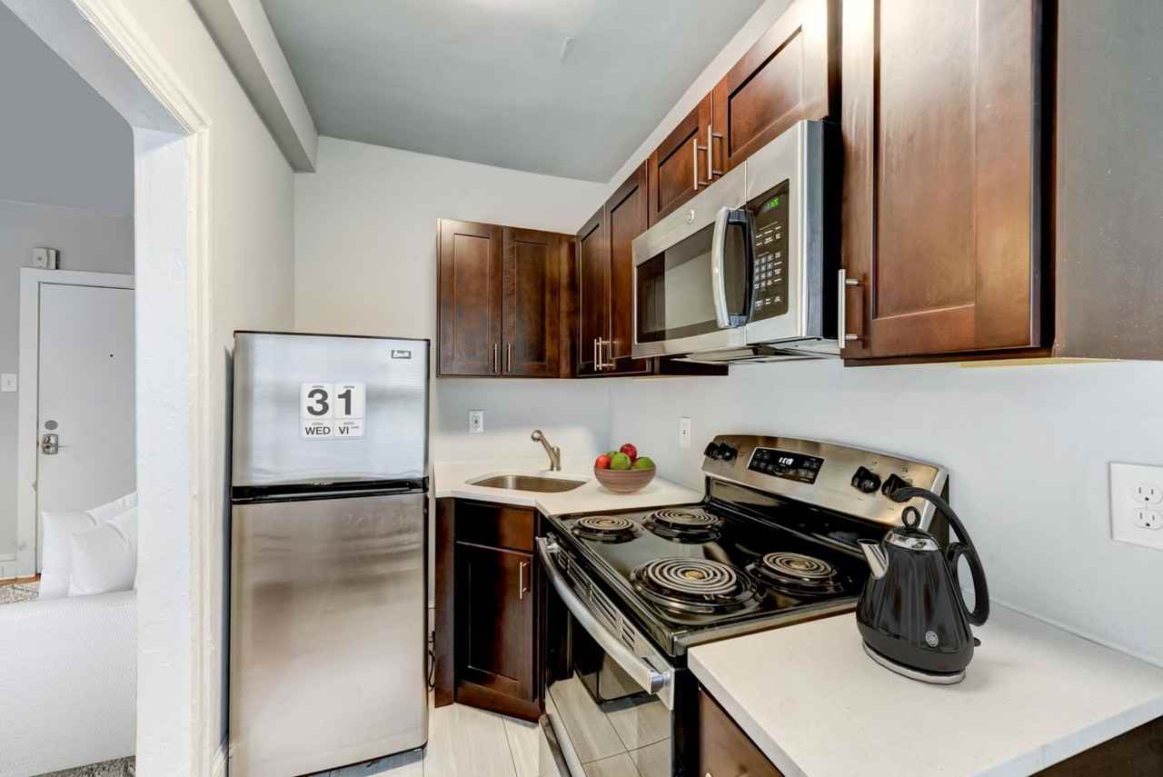 Chester Plaza - Photo 4 of 17