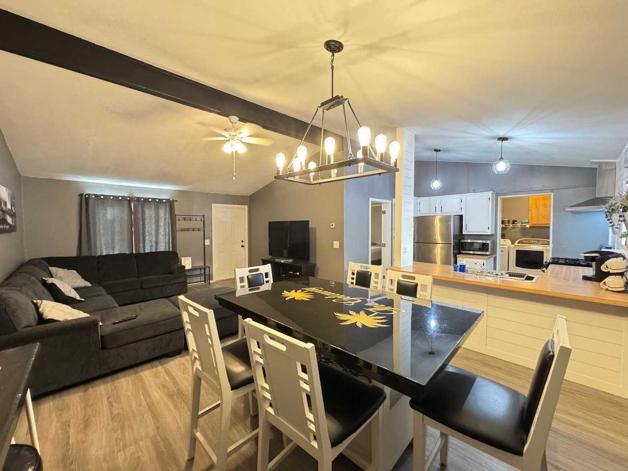 2319 Merrill Ave - Photo 5 of 25