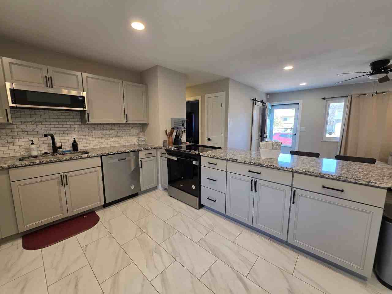 2414 Carmel Dr - Photo 4 of 23