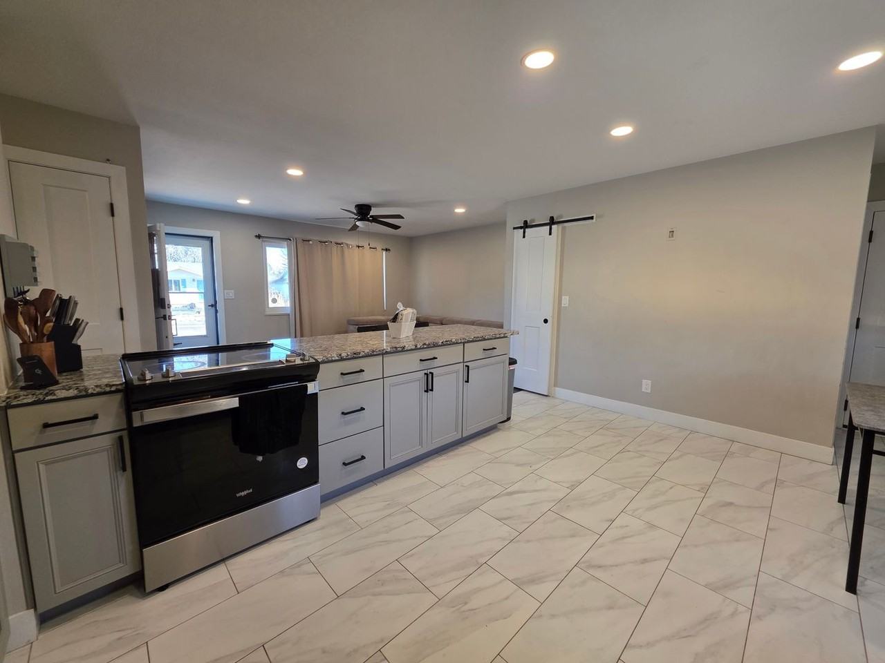 2414 Carmel Dr - Photo 5 of 23