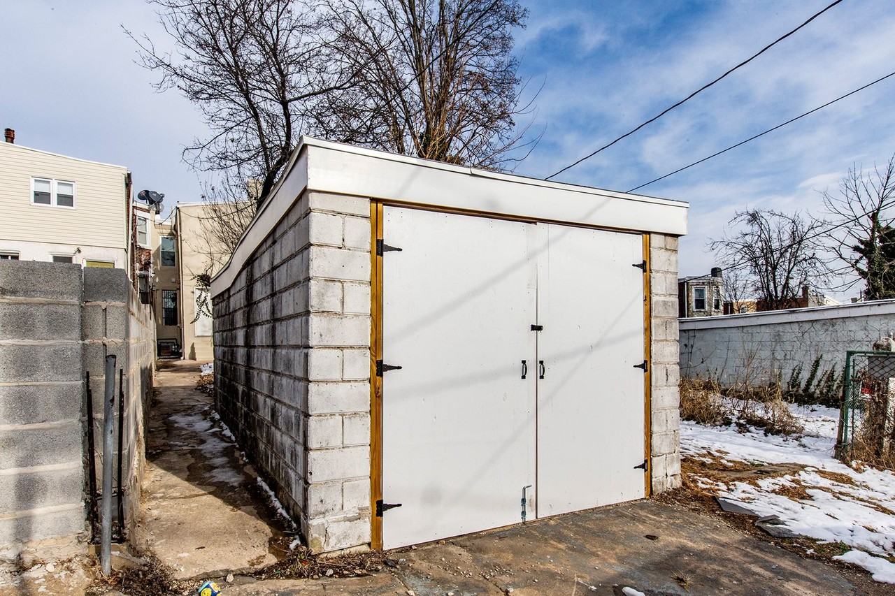 1330 Lancaster Ave - Photo 3 of 13