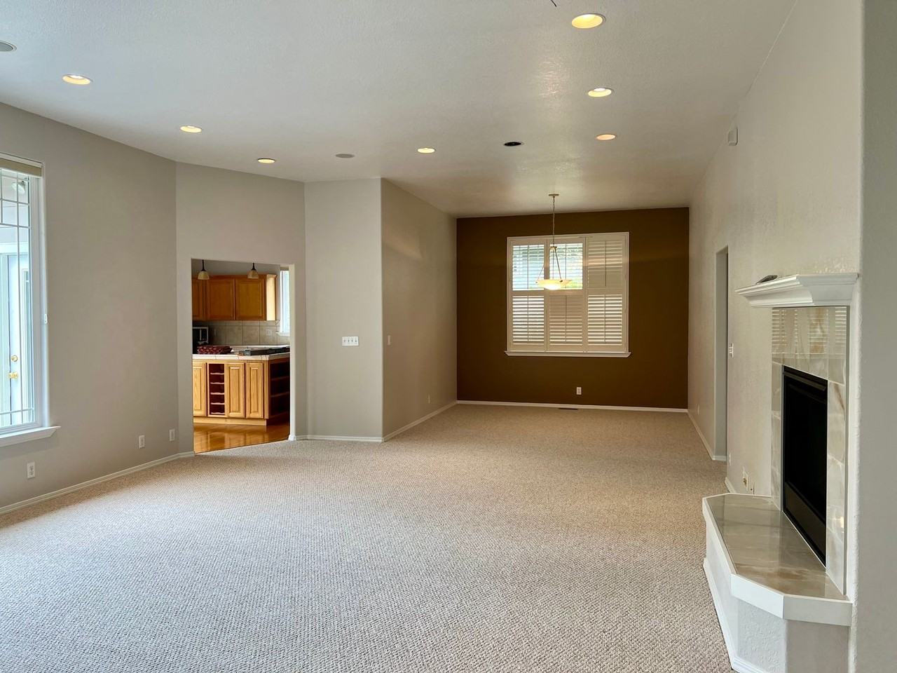 4835 Dickson Dr - Photo 4 of 21