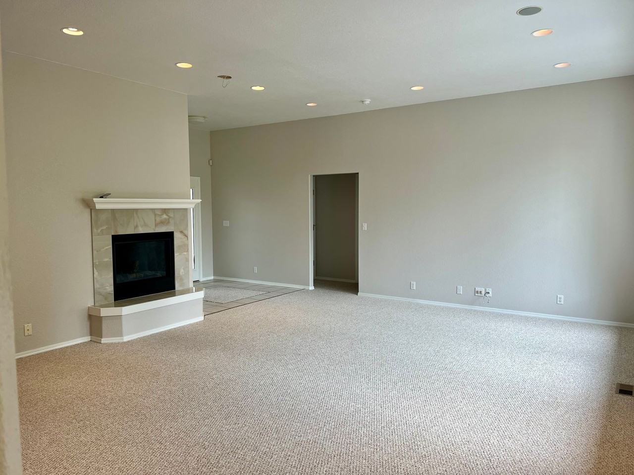 4835 Dickson Dr - Photo 5 of 21