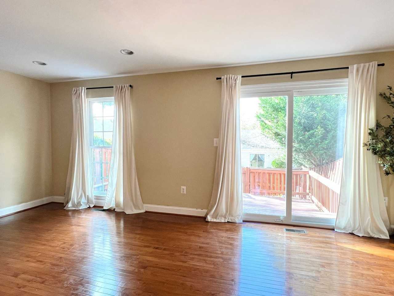 40 Capricorn Ct - Photo 5 of 27