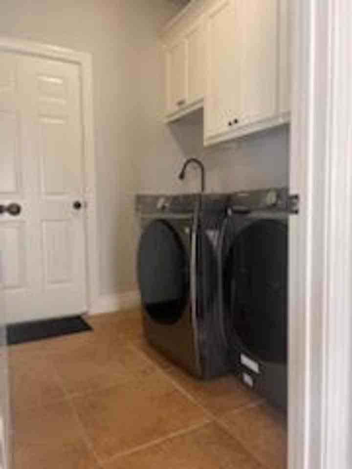 711 Saddlehorn Dr - Photo 3 of 18