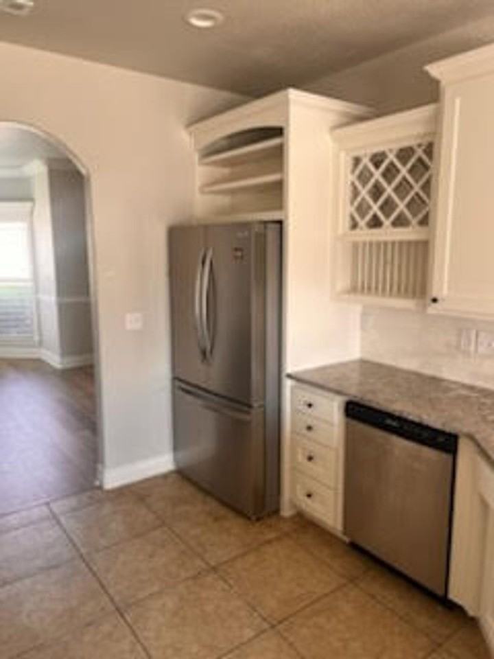 711 Saddlehorn Dr - Photo 5 of 18