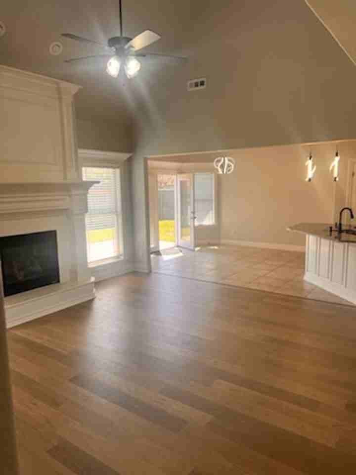 711 Saddlehorn Dr - Photo 2 of 16