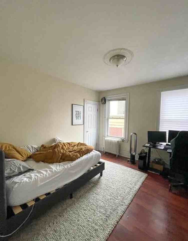 31 Parker Hill Ave - Photo 4 of 11