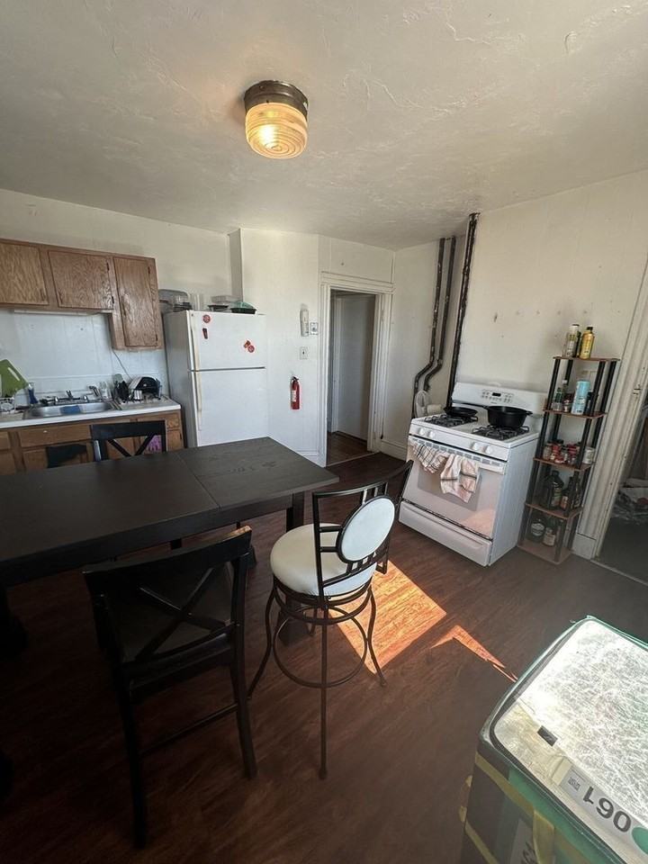 48 Fisher Ave - Photo 7 of 9