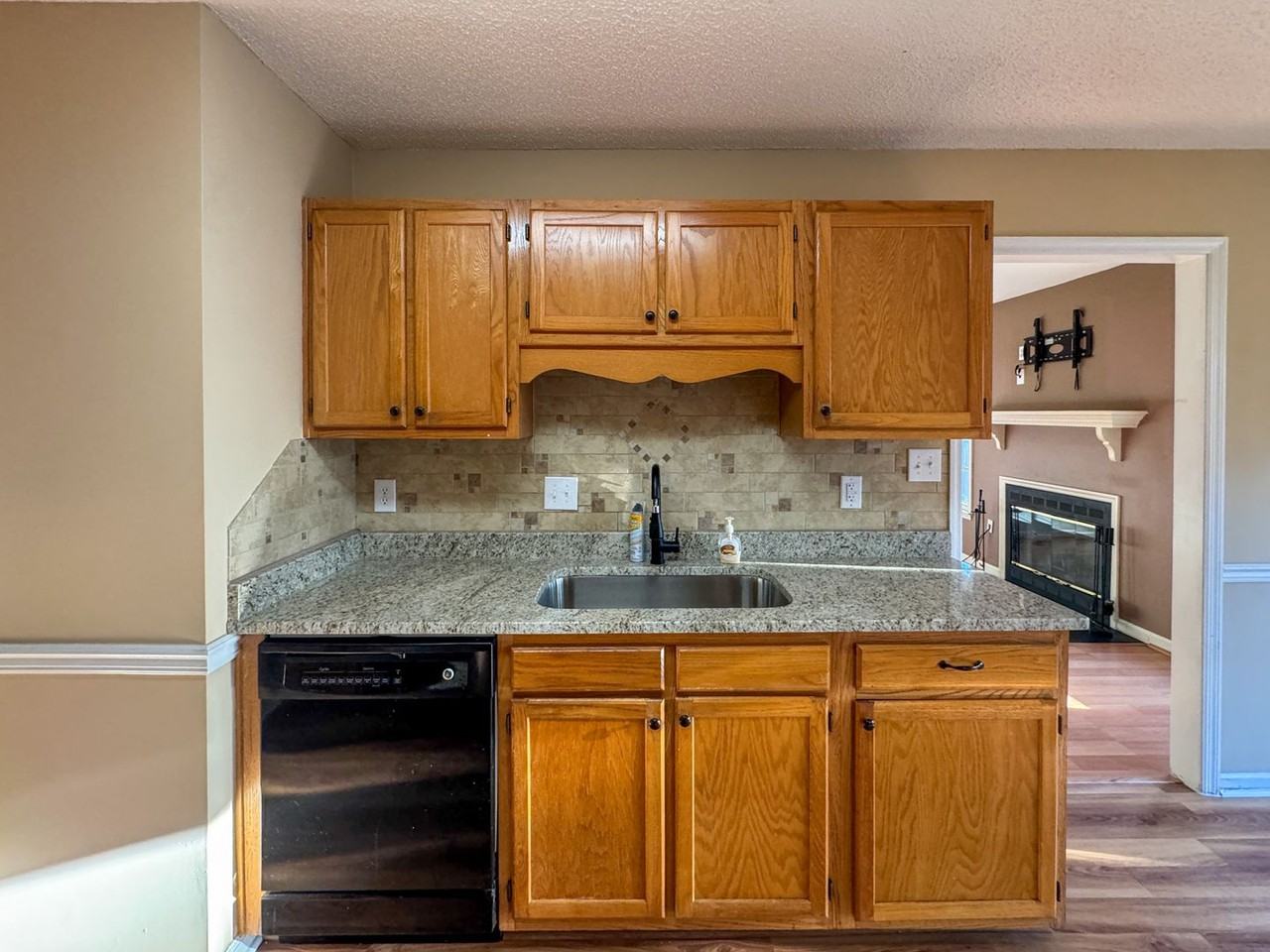 2639 Larwood Dr - Photo 7 of 22