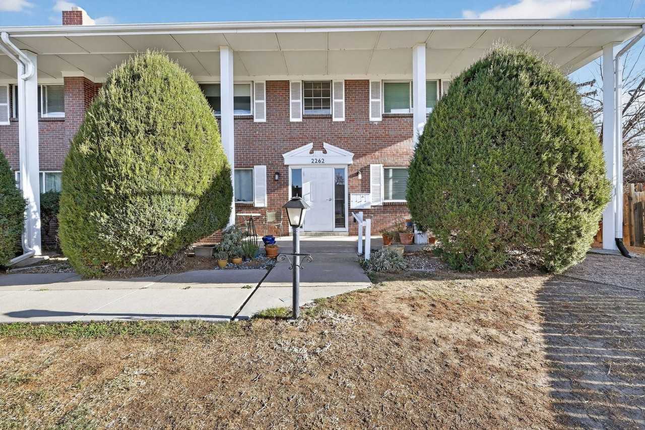 2262 S Valley Hwy - Photo 2 of 29