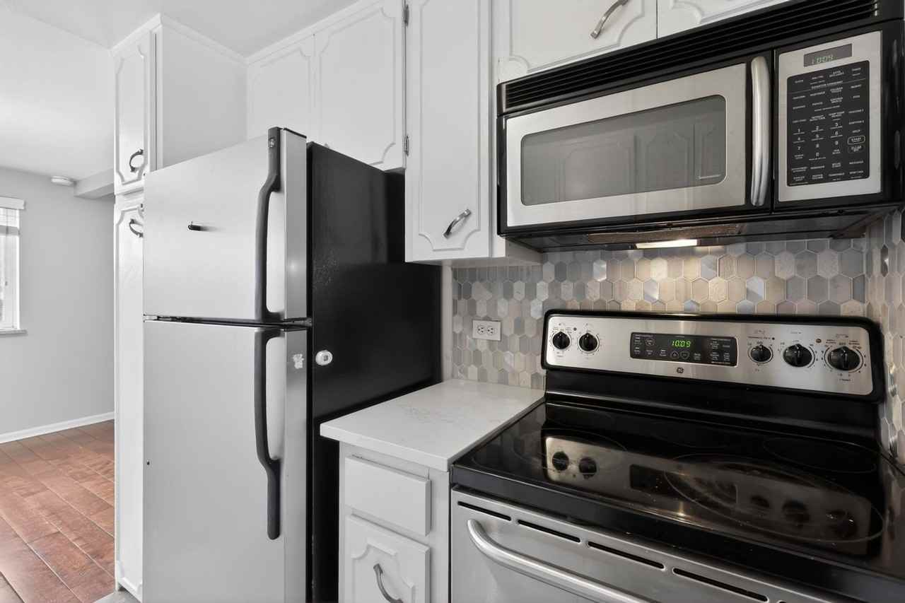 2262 S Valley Hwy - Photo 4 of 29