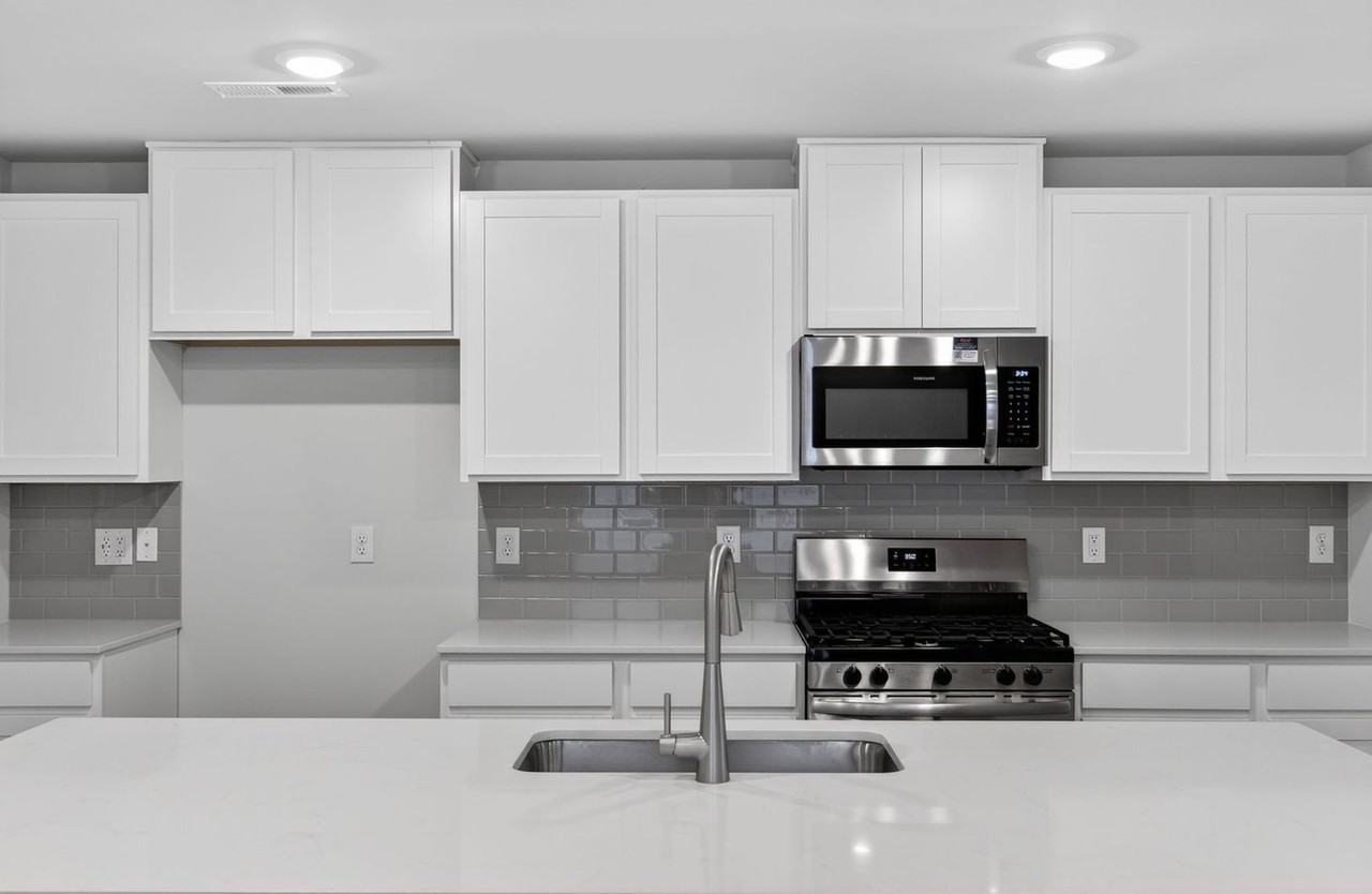 112 Rock Ave - Photo 6 of 37