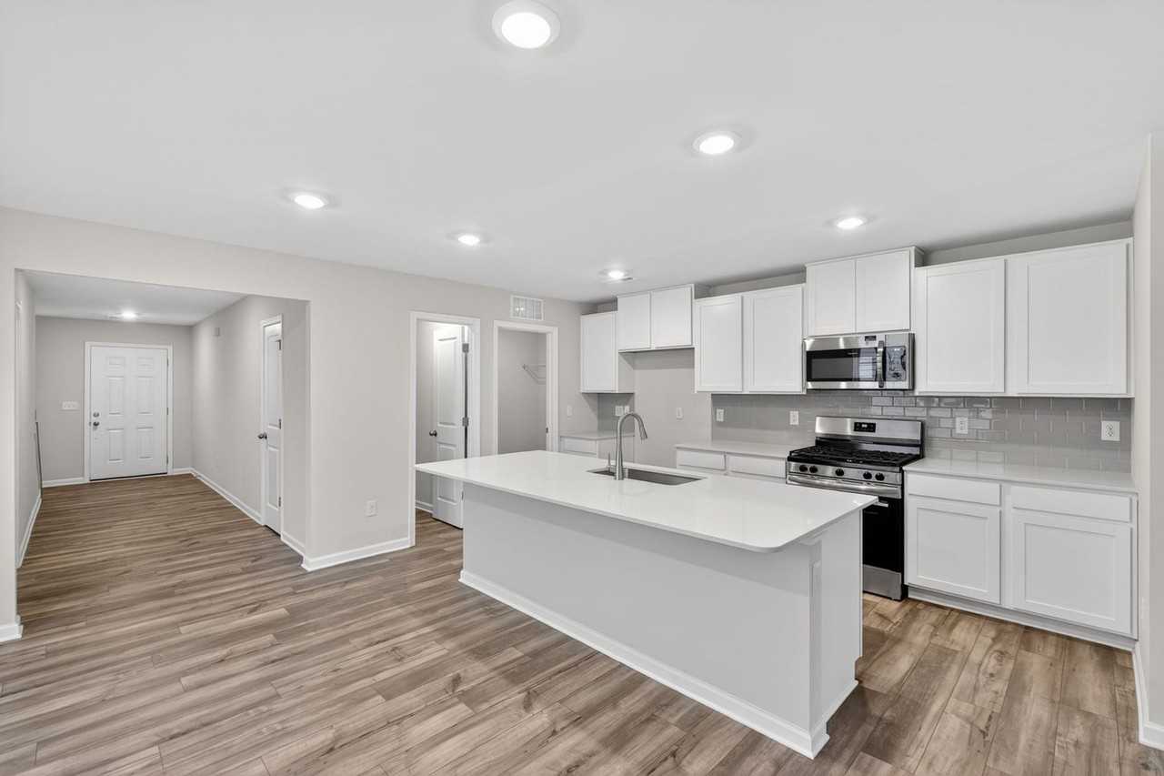 112 Rock Ave - Photo 7 of 37