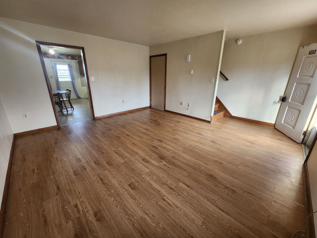 6233 Mountain View Dr - Photo 3 of 15