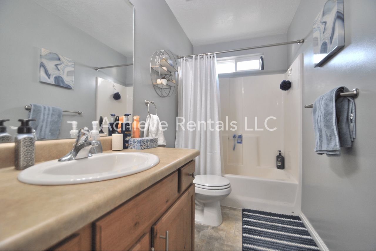 2297 S 770 W - Photo 7 of 12