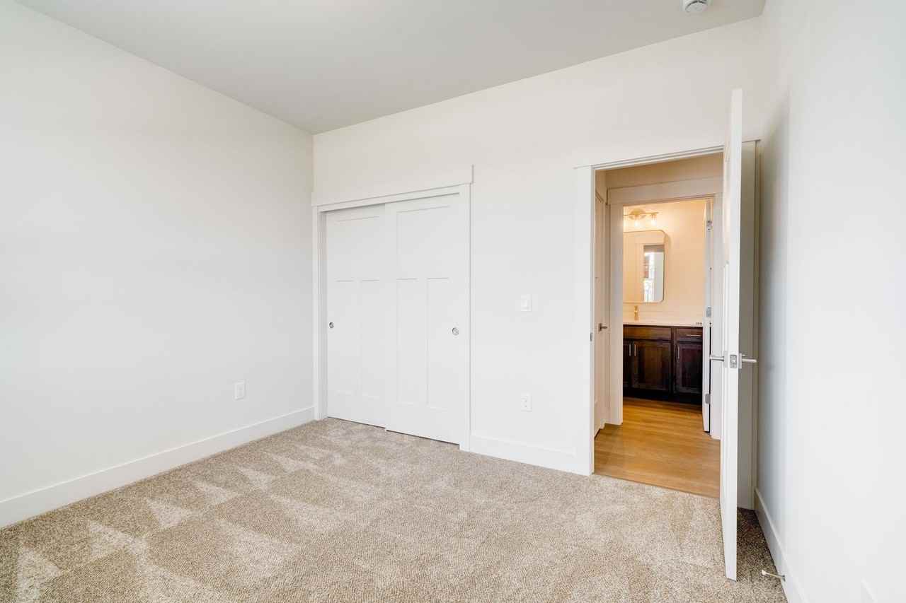 1520 Cyril Way - Photo 3 of 38