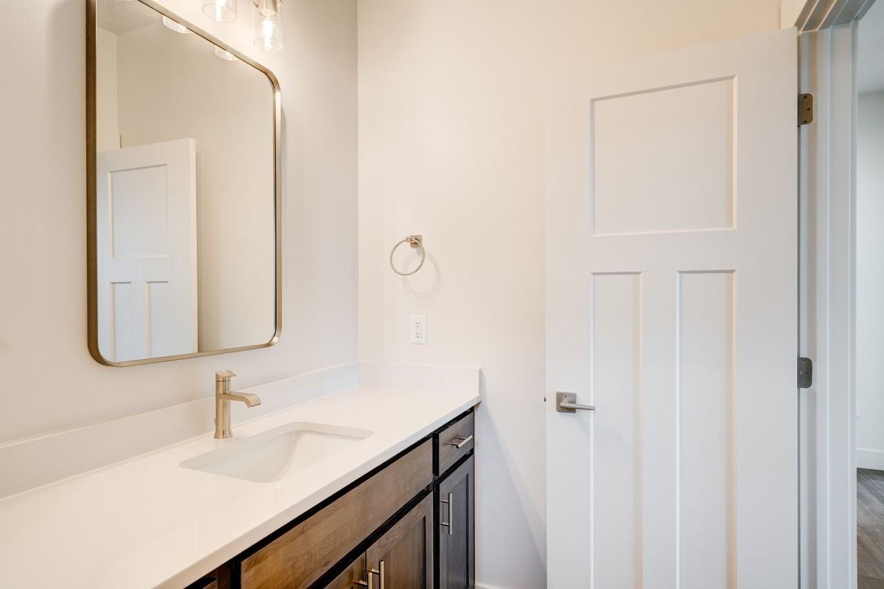 1520 Cyril Way - Photo 7 of 38