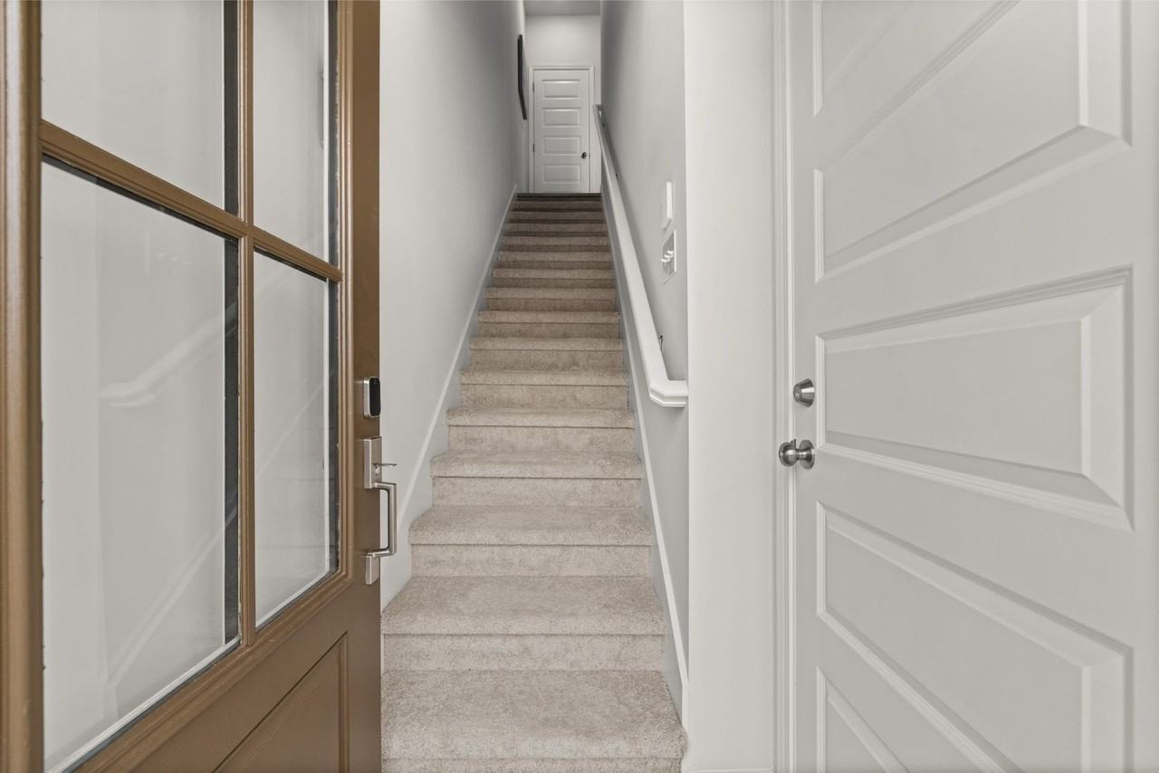 1205 Harper Lndg - Photo 3 of 39