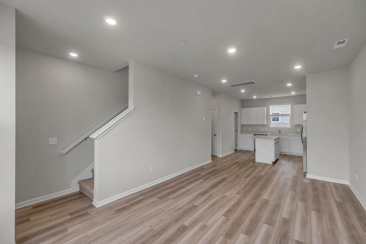 1205 Harper Lndg - Photo 5 of 39