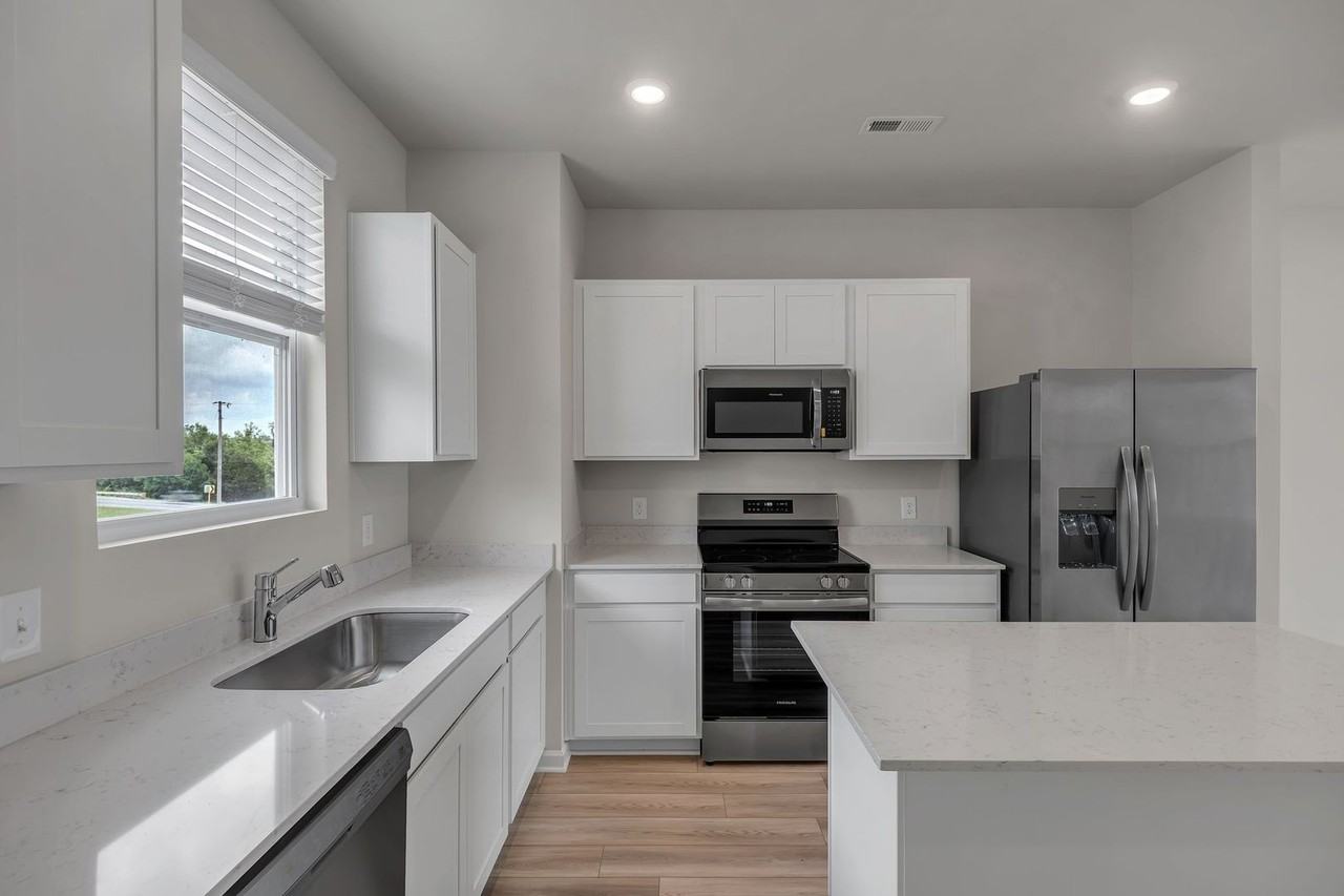 1205 Harper Lndg - Photo 7 of 39