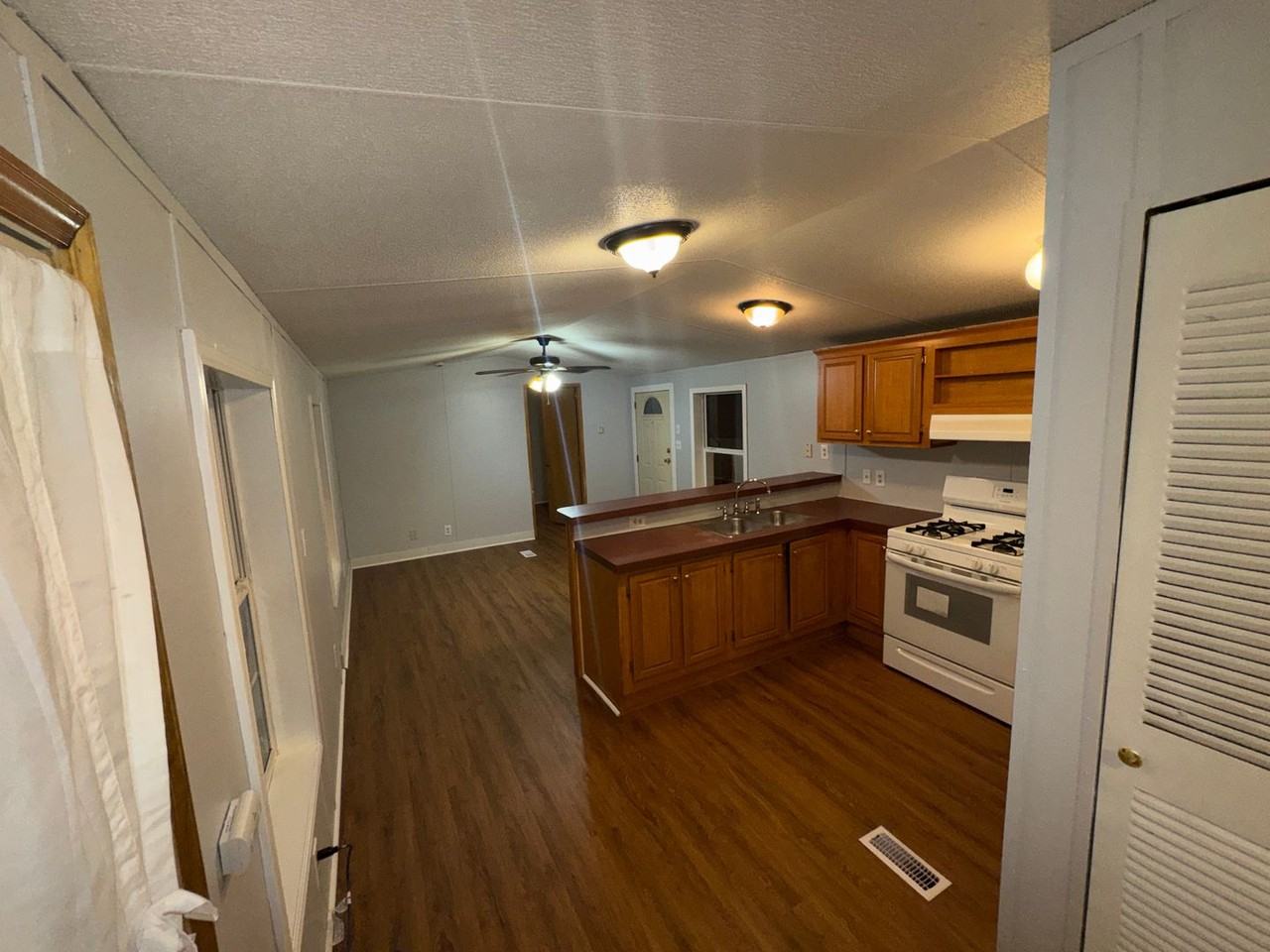 3 Row A Way - Photo 3 of 8