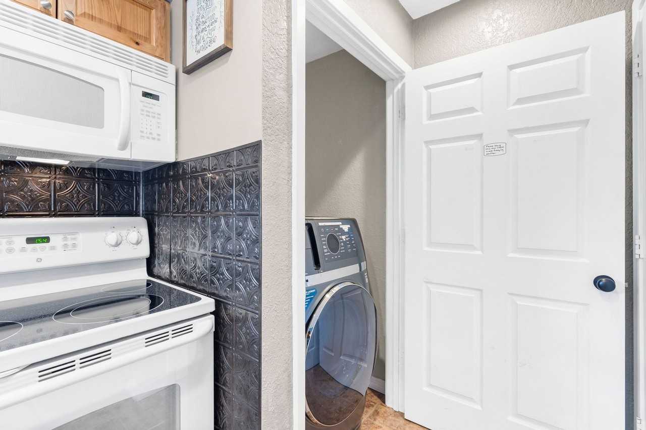 140 W Rockford Dr - Photo 5 of 27