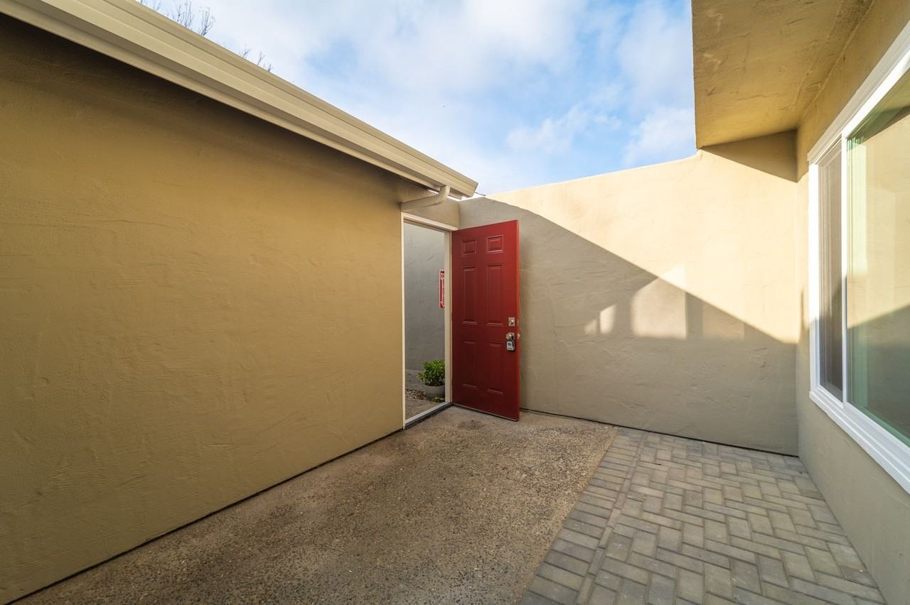 19115 Creekside Pl - Photo 6 of 31