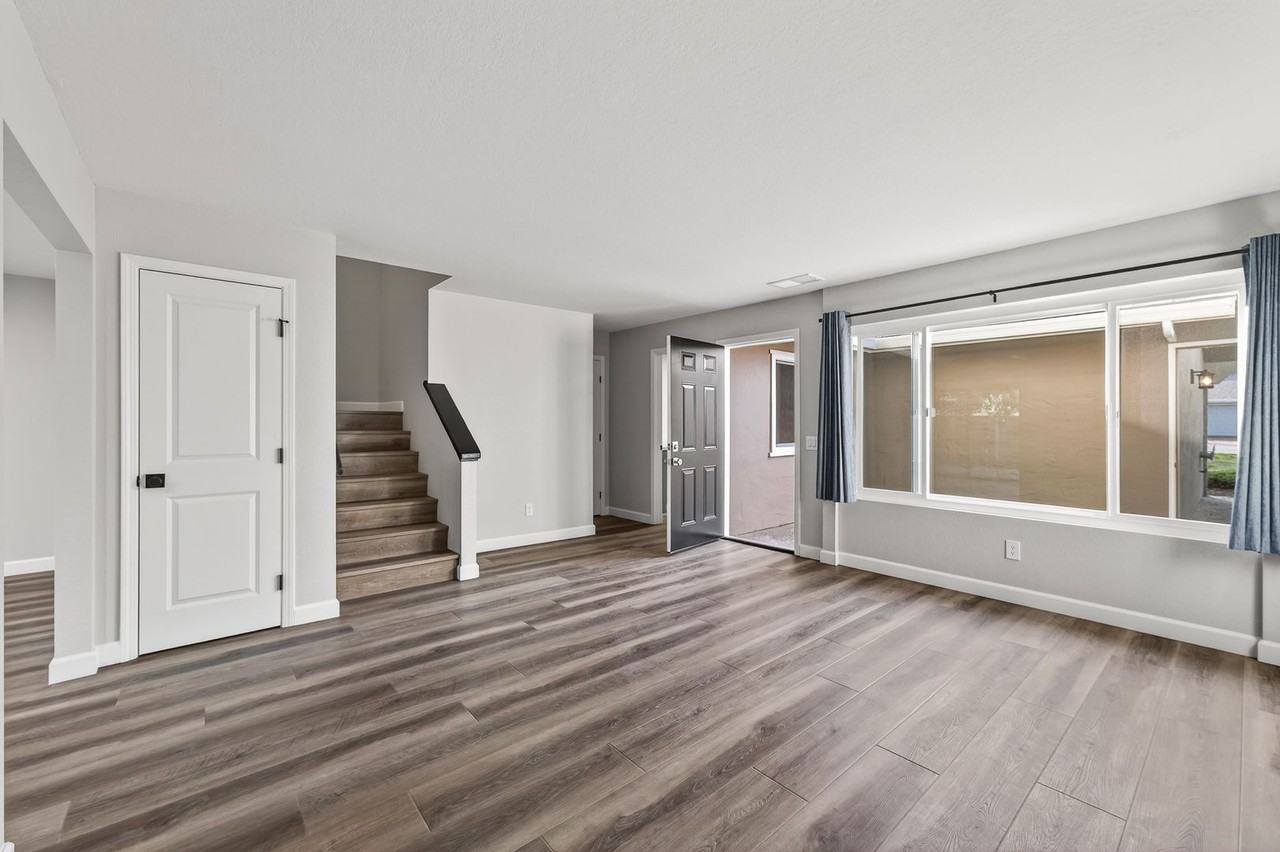 19115 Creekside Pl - Photo 7 of 31