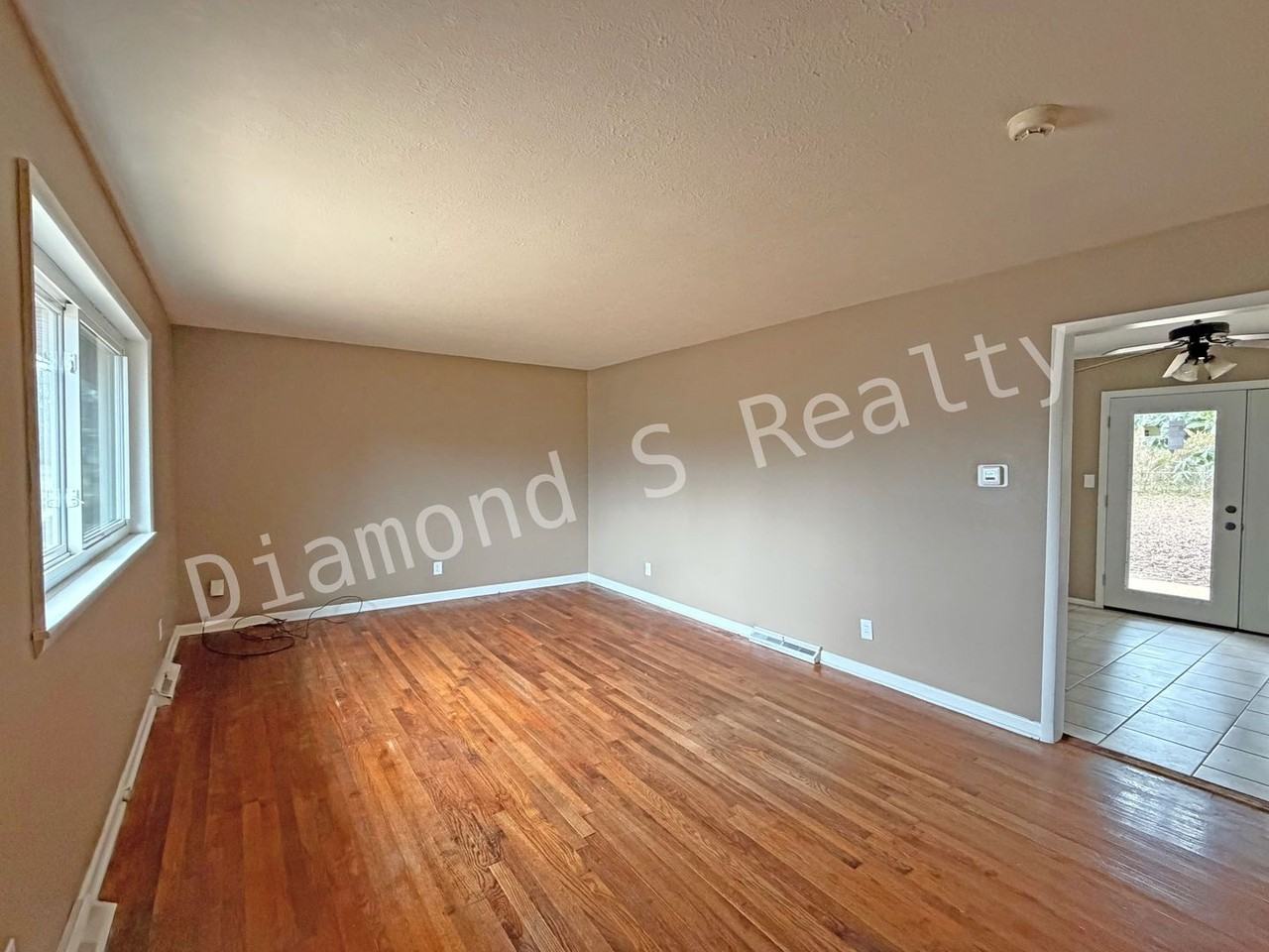 3305 E Seminole St - Photo 2 of 18