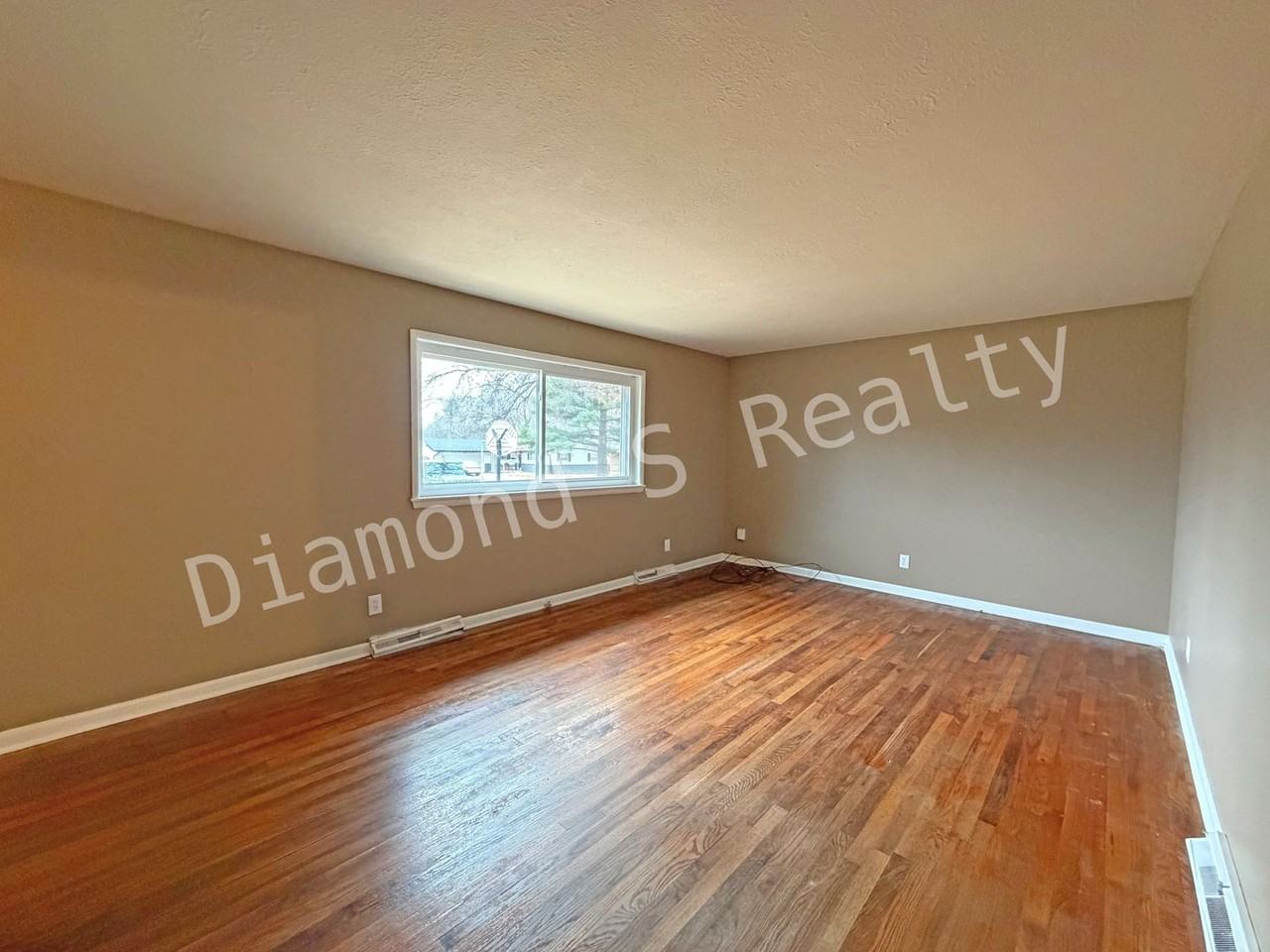 3305 E Seminole St - Photo 3 of 18